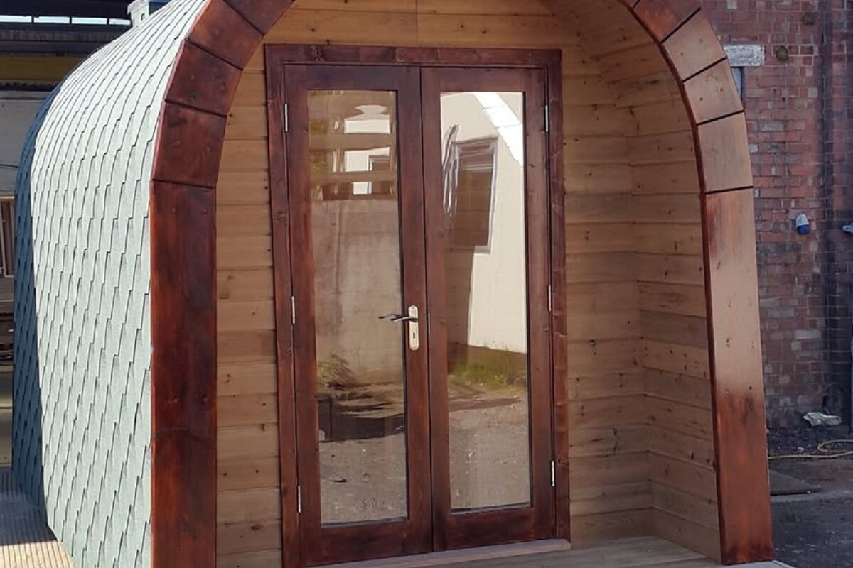 Glamping Pod (Family) | Premium bedding, desk, iron/ironing board (on request), WiFi (free)
