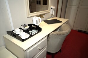 Coffee and/or coffee maker - Consort Hotel (Rotherham)