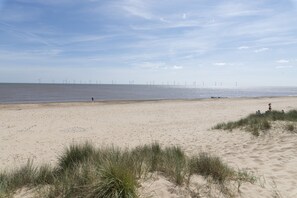 On the beach, white sand - Marina Beach House (Great Yarmouth)