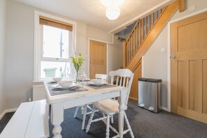 Exclusive Cottage | In-room dining