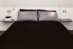 Deluxe Double Room, Balcony | Soundproofing, free WiFi, bed sheets - Casa Mirko (Arezzo)