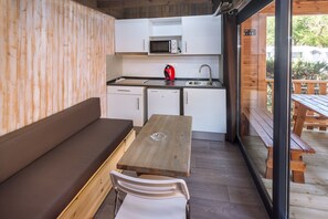 32-inch flat-screen TV with satellite channels, TV, ping pong - Camping Solmar (Blanes)
