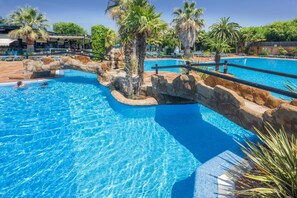 Seasonal outdoor pool - Apartaments Solmar (Blanes)