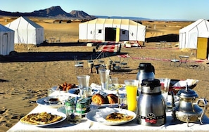 Frühstück und Abendessen