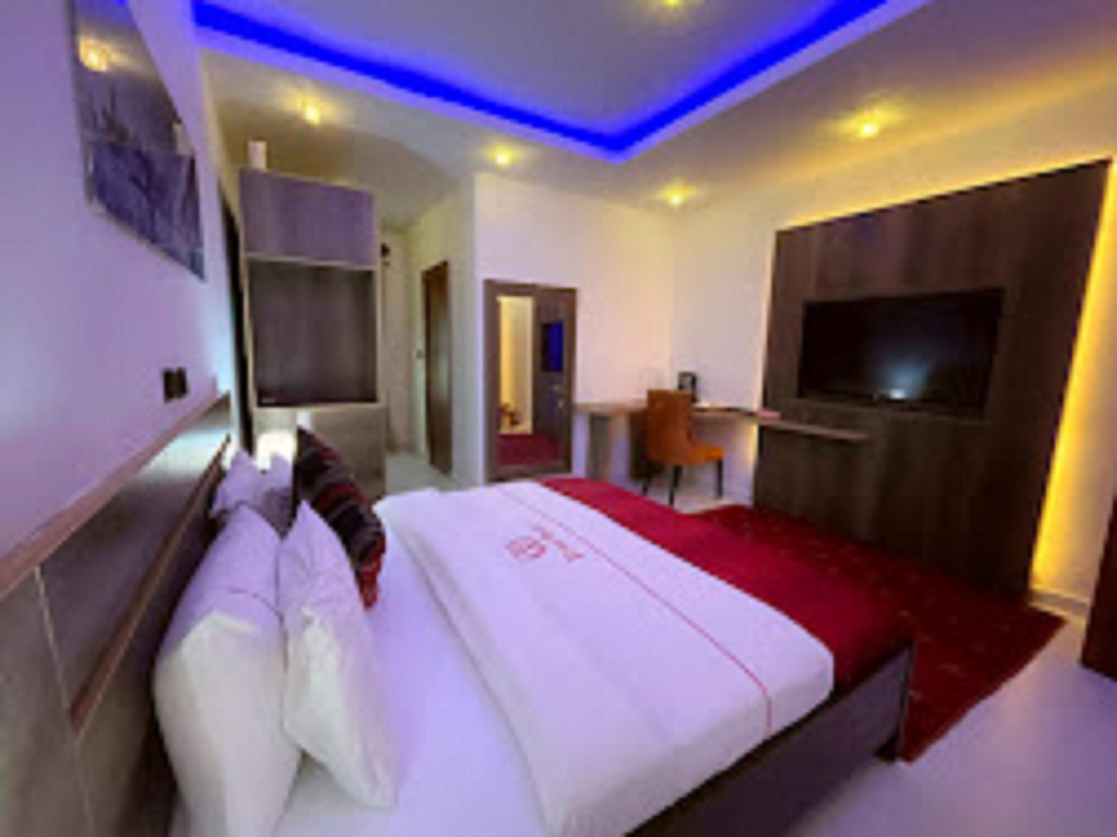 Literie de qualité supérieure, coffres-forts dans les chambres, bureau