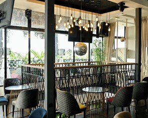Lounge - Proof Lounge Hotel (Lagos)