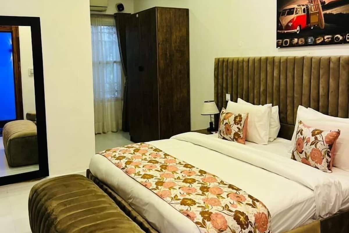 Superior Room, City View (Noble) | 1 bedroom, in-room safe, desk, soundproofing