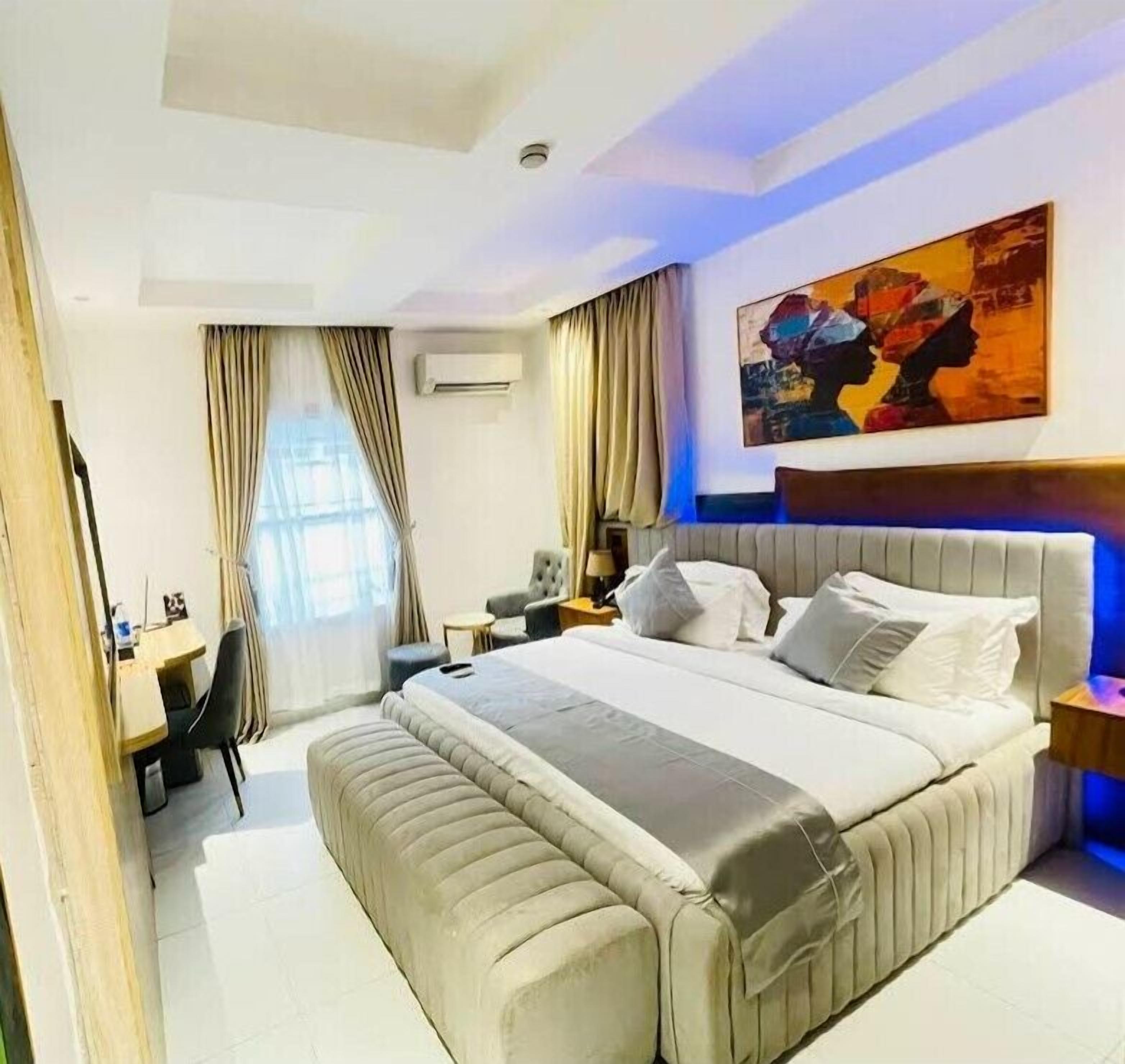 Standard Room (Cozy) | Premium bedding, in-room safe, desk, soundproofing