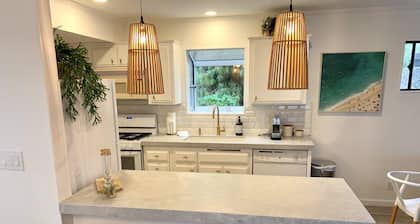 South Oceanside 1br / 1bath, puhdas ja ranta lähellä