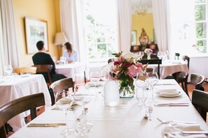 Desayuno completo incluido todos los días