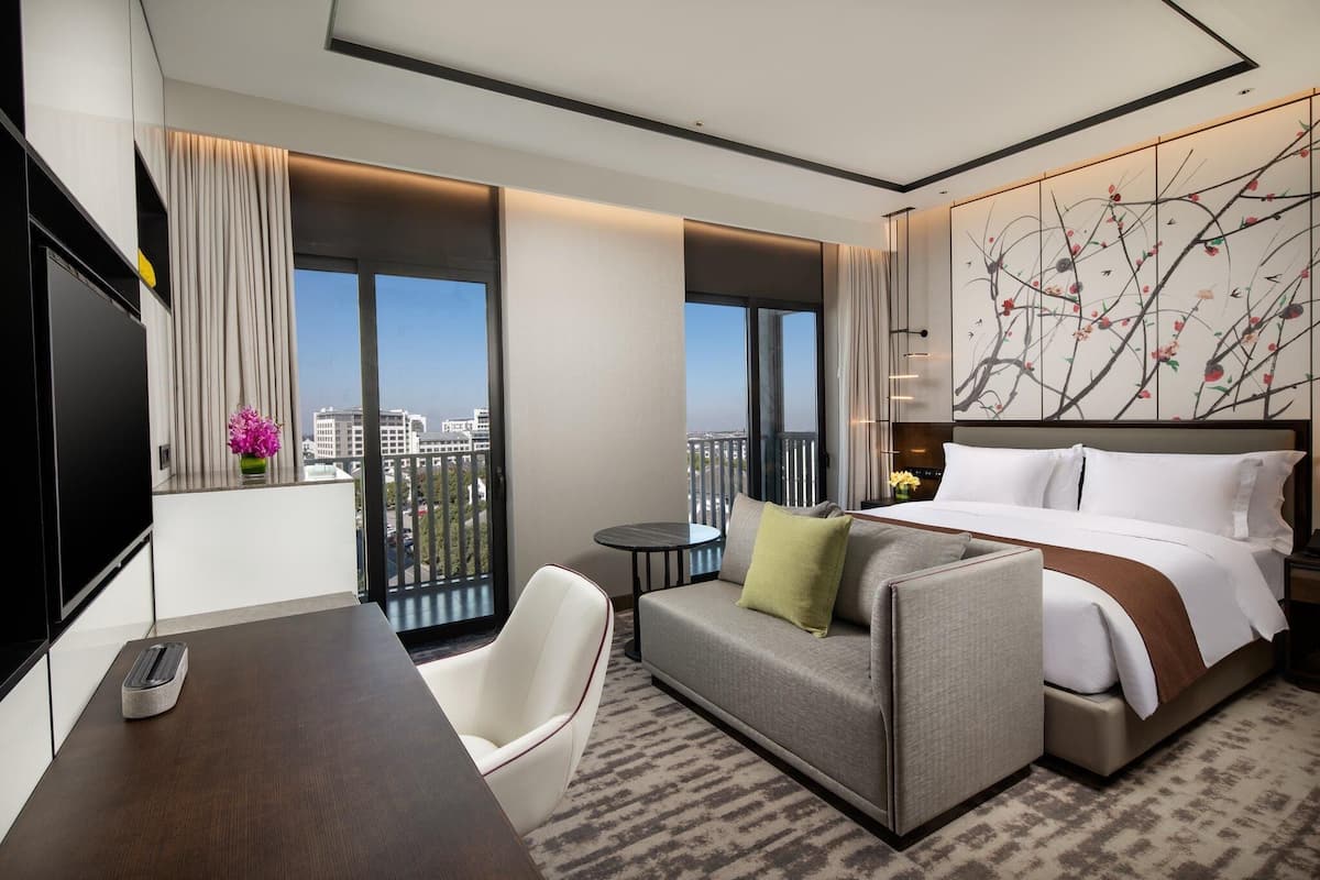 Standardzimmer, 1 King-Bett, Zutritt zur Club Lounge | Hochwertige Bettwaren, Daunenbettdecken, Minibar, Zimmersafe