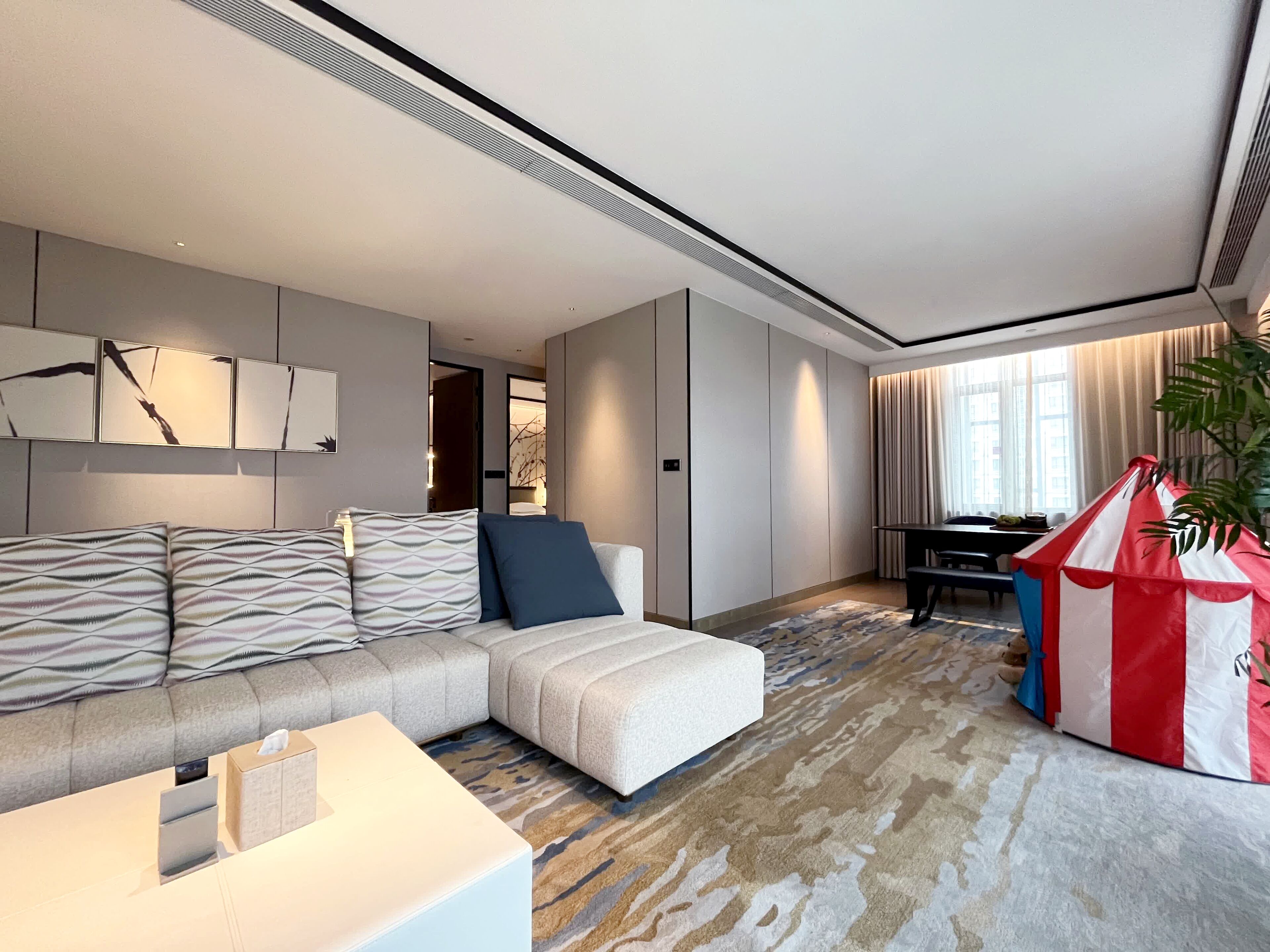Suite, 1 kamar tidur (Kids Theme) | Seprai premium, selimut bulu angsa, minibar, dan brankas