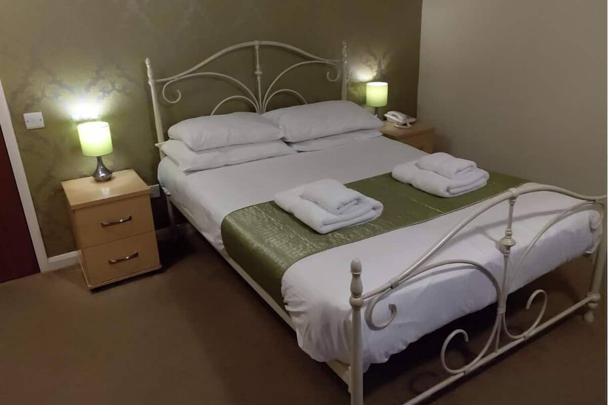 Basic Room | 1 bedroom, iron/ironing board, free WiFi, bed sheets