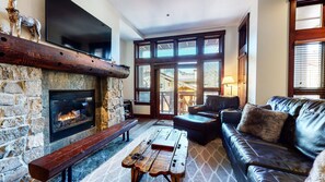 Condo, 3 Bedrooms | Living room | Smart TV
