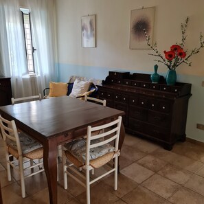 Dining - Bonnie House (Tarquinia Lido)