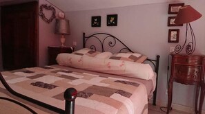 Deluxe-Zimmer | Schallisolierte Zimmer, kostenlose Babybetten, Zustellbetten
