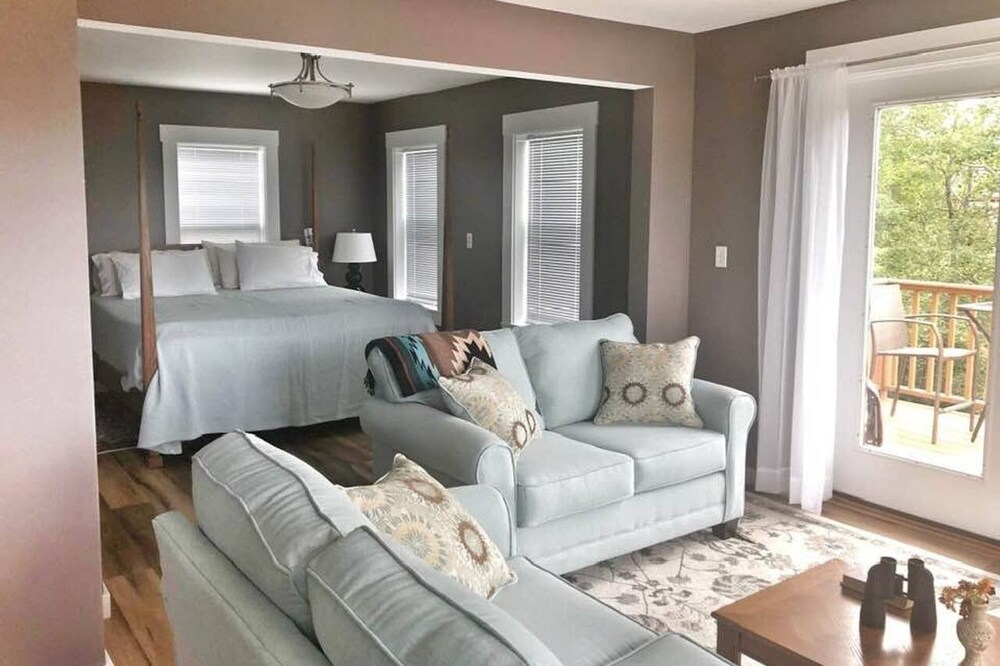 Piper House in Quaint Fishing Village - Pet Friendly