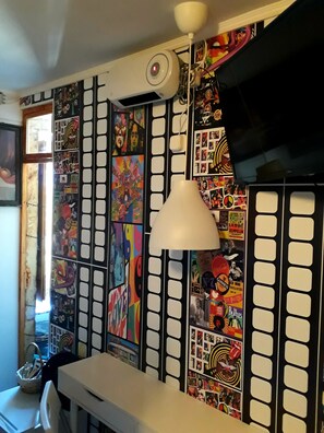Standard Single Room, Shared Bathroom | Television - Hostel Charme da Graça (Lisbon)