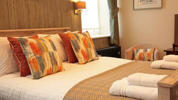 Double Room | Individually decorated, individually furnished, desk, laptop workspace