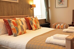 Dobbeltrom | Individuelt dekorert, individuelt innredet og skrivebord