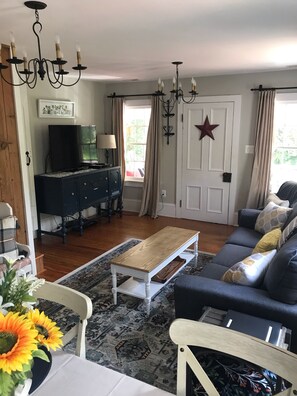 Smart TV, reproductor de DVD, libros y estéreo 