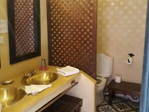 Suite junior (Anthyllis) | Baño | Toallas