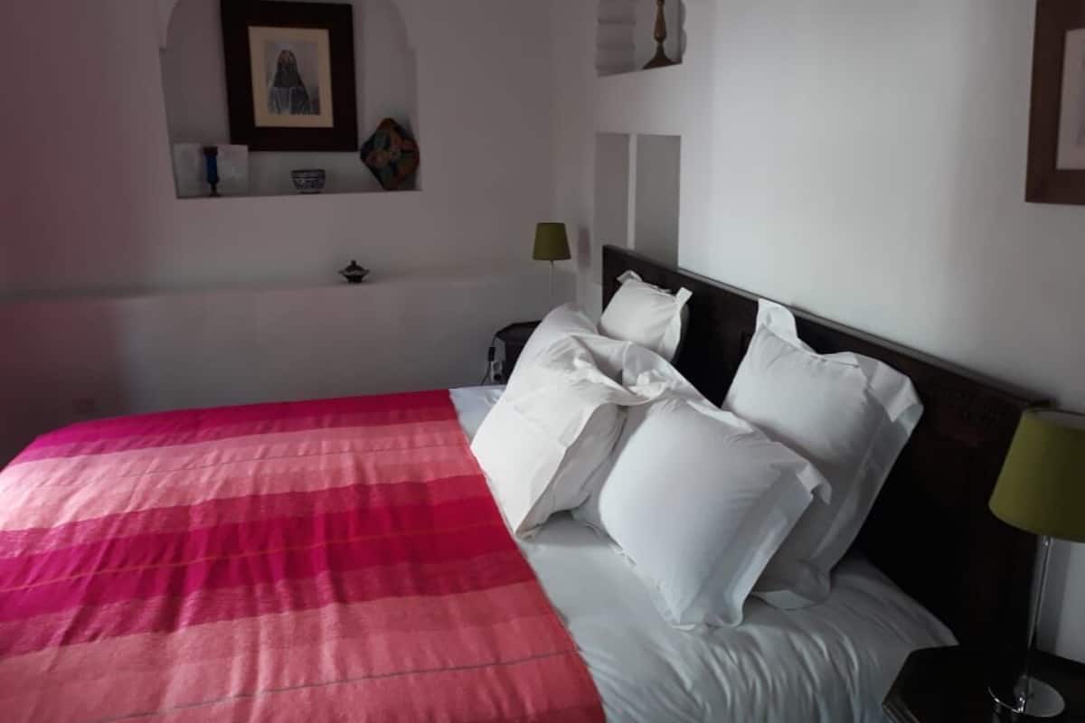 Junior Suite (Jacaranda) | Iron/ironing board (on request), WiFi (free), bed sheets