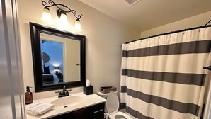 Unclassified image, 5 of 22, button - 412: Franklin 3BR Townhome, EV Charging, Sleeps 8 (Franklin)