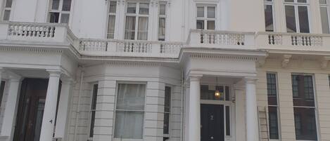 واجهة المنشأة