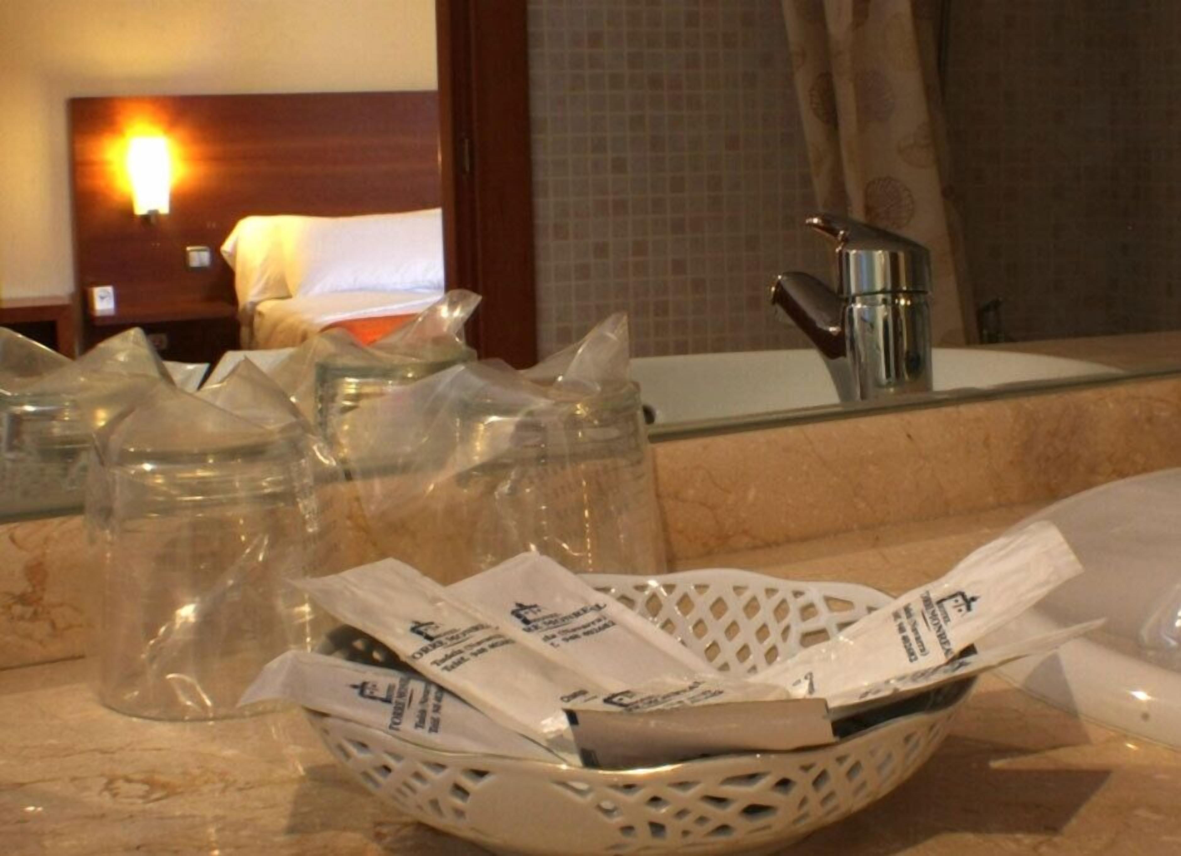 twin room | bathroom sink