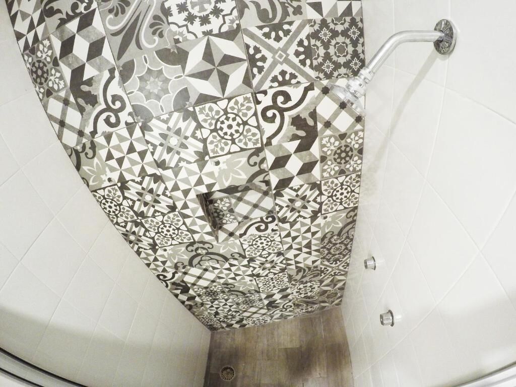 shower, towels, soap, shampoo