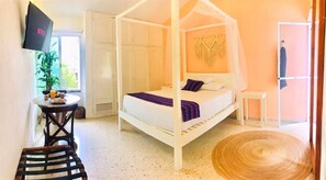 Business Double Room | Down comforters, desk, iron/ironing board, free WiFi - Downtown Mérida Hotel (Mérida)