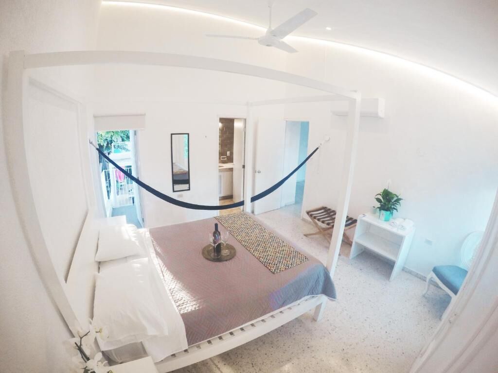 1 bedroom, down duvets, desk, iron/ironing board