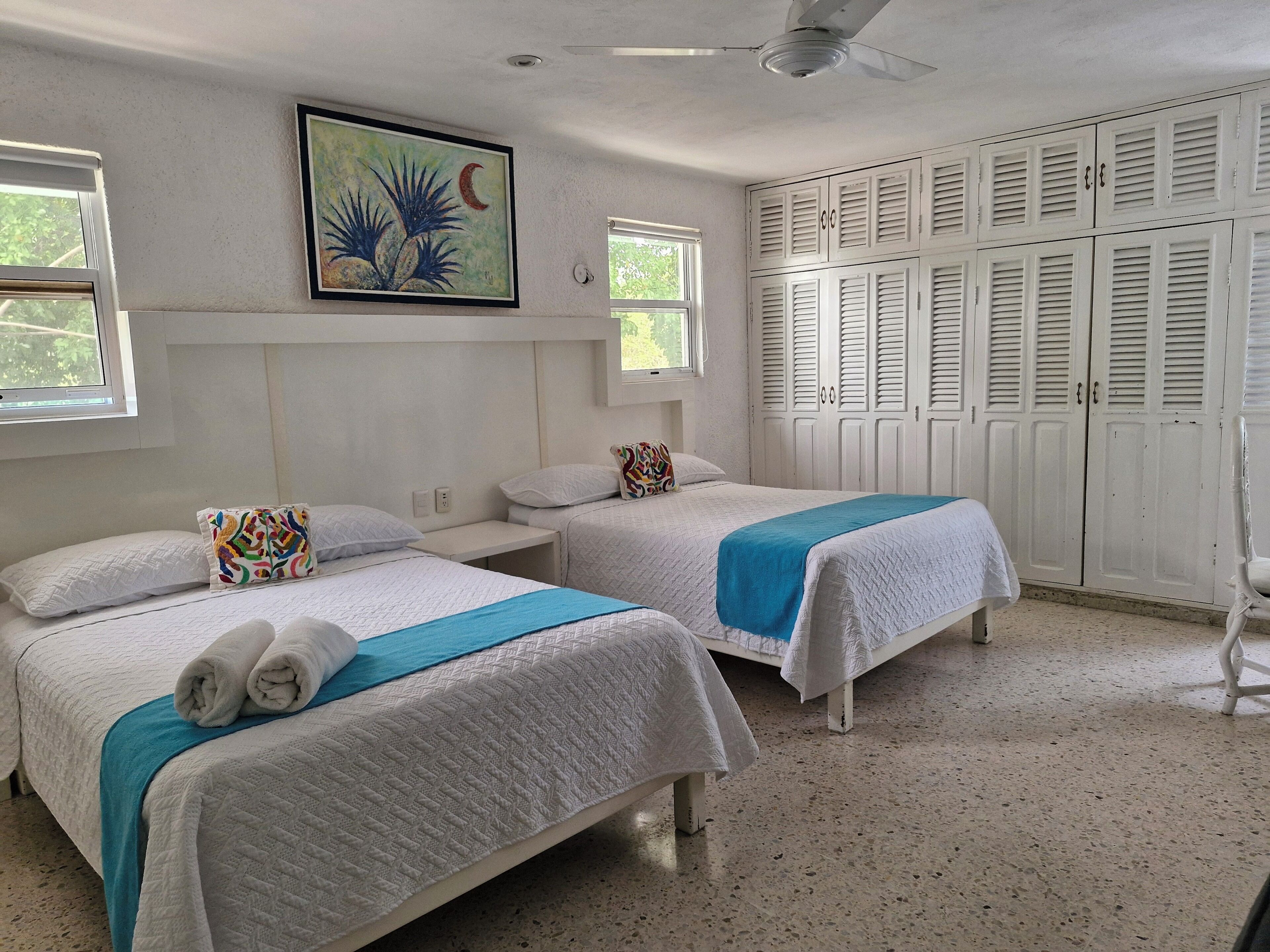 Chambre Double Classique, 2 lits doubles | Couette en duvet d'oie, bureau, fer et planche à repasser, Wi-Fi gratuit