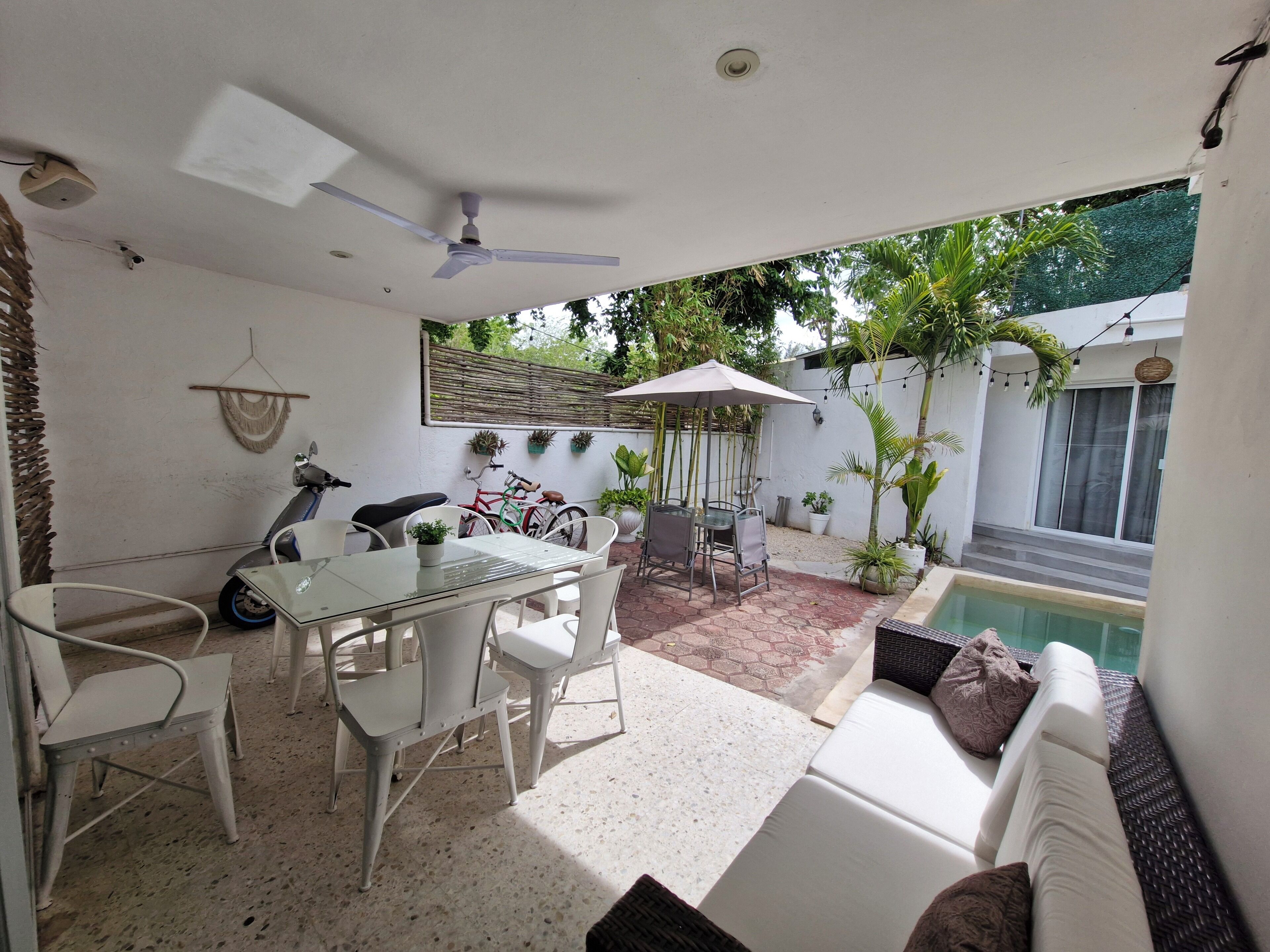 含每日當地特色早餐