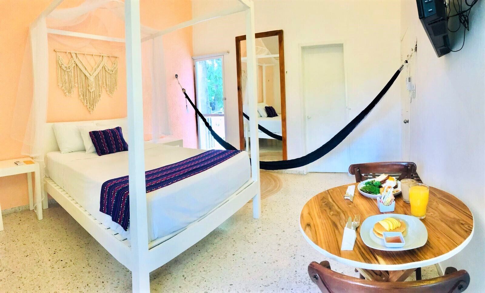 business double room | 1 bedroom, down duvets, desk, iron/ironing board