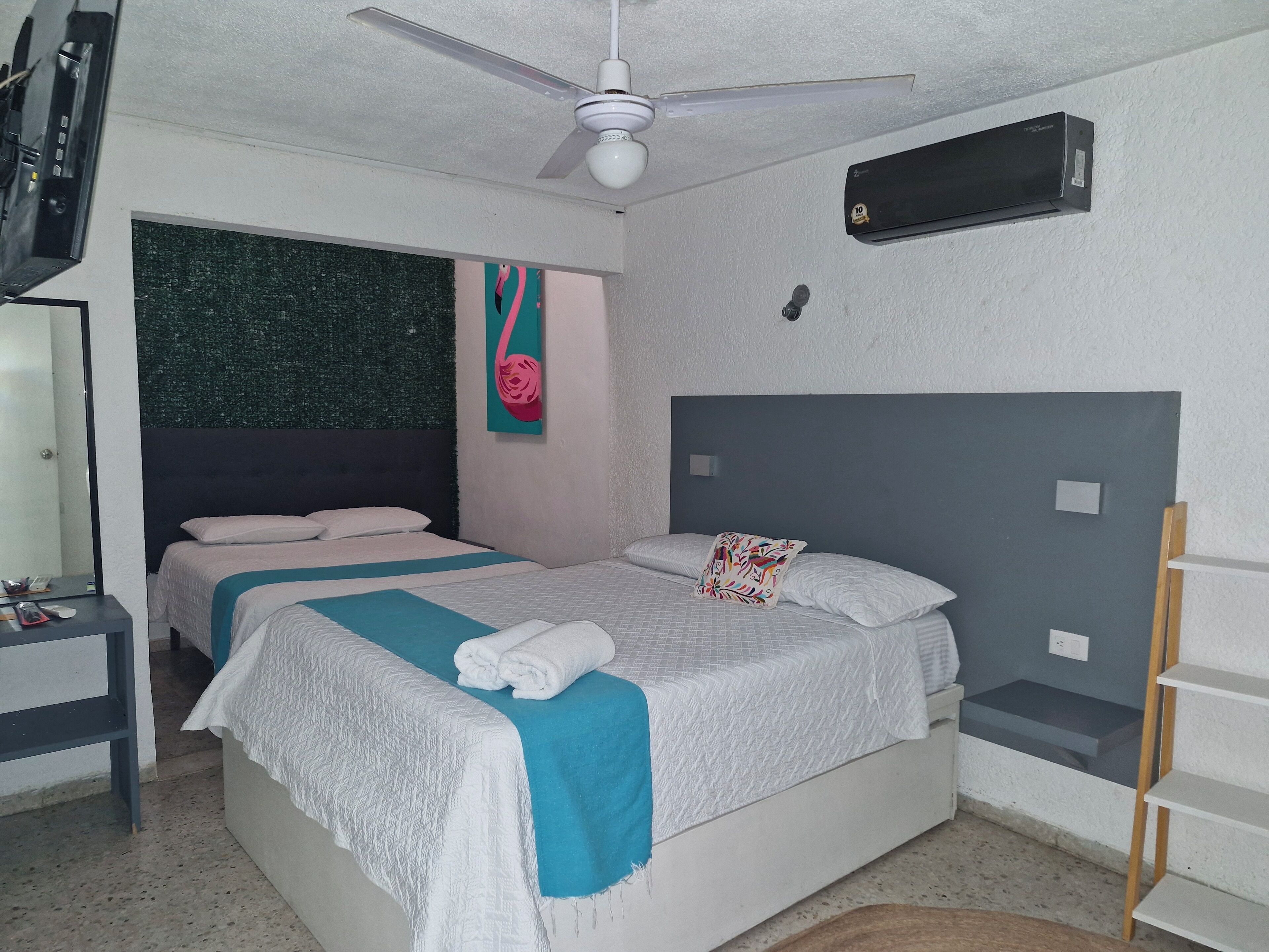 Chambre Double Affaires, plusieurs lits | Couette en duvet d'oie, bureau, fer et planche à repasser, Wi-Fi gratuit