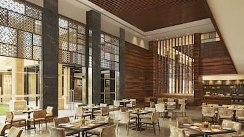 供應早餐、午餐及晚餐