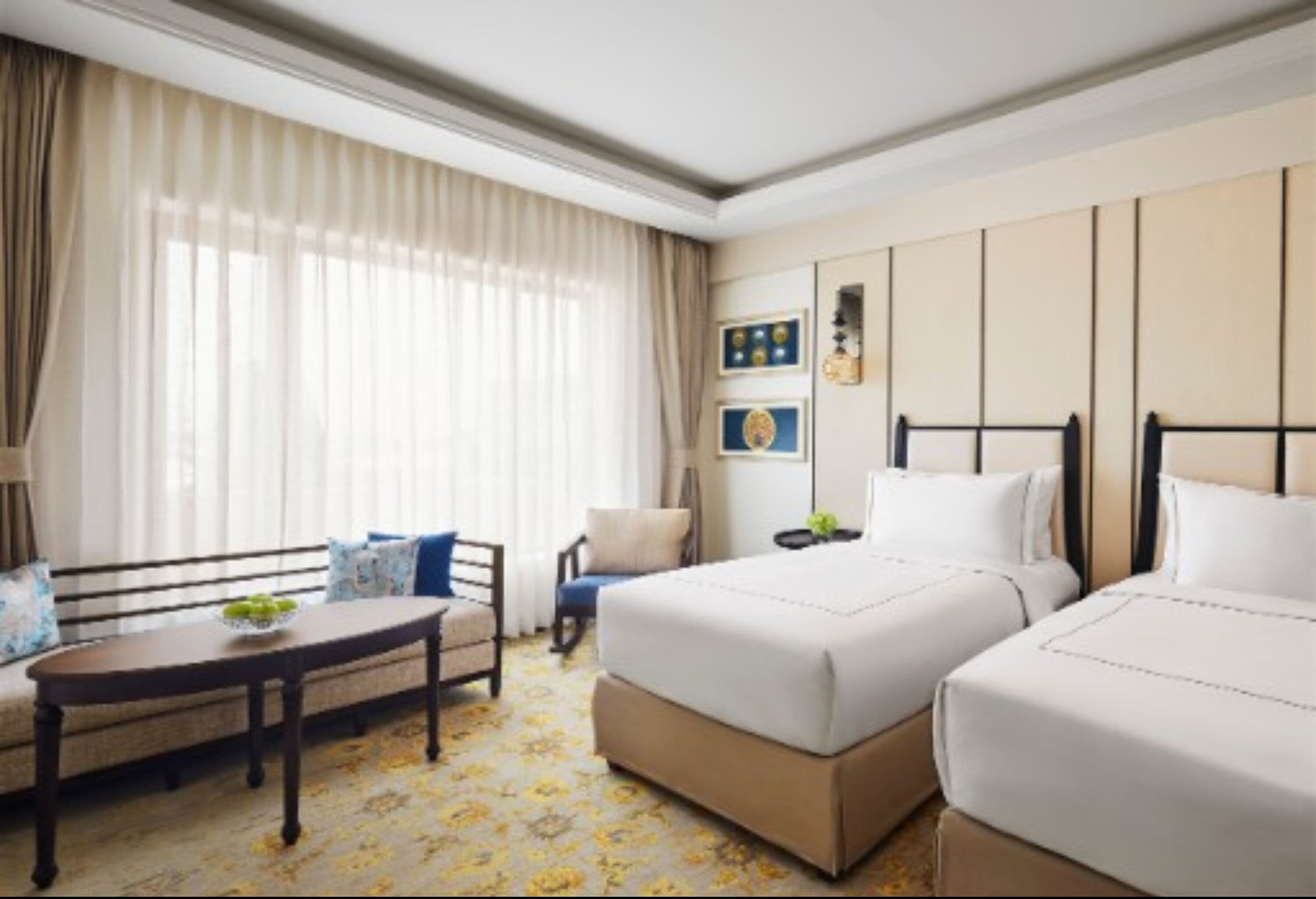 superior room | minibar, in-room safe, individually decorated, individually furnished