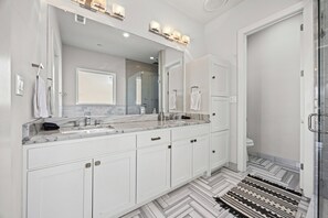 Hårføner, håndklær, såpe og sjampo