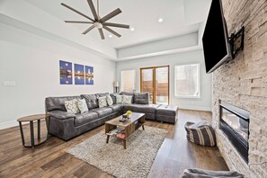 Smart-TV, Tischtennisplatte