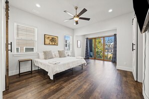 4 soverom, skrivebord, strykejern/-brett og wi-fi