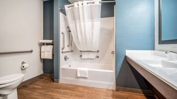 Room, 2 Queen Beds, Accessible, Non Smoking | Bathroom | Towels
