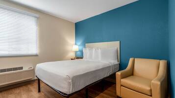 Escritorio, espacio para trabajar con un portátil, wifi gratis