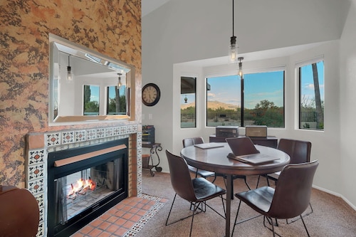 Upscale Private Home In A Quite Gated Community With Breathtaking Mountain Views