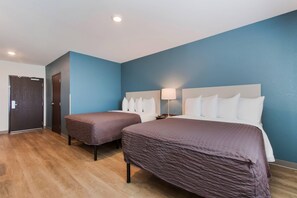 Free WiFi, bed sheets - WoodSpring Suites Tamarac (Tamarac)