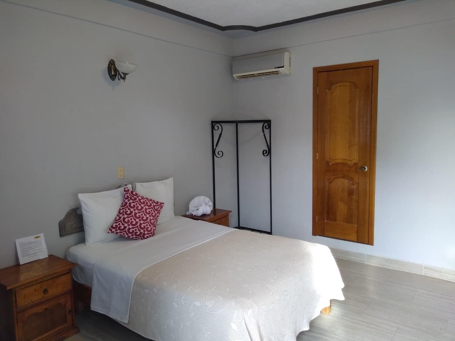 standard room | individually decorated, laptop workspace, iron/ironing board, free wifi