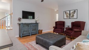 Smart TV, books, stereo