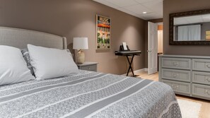 4 室のベッドルーム、デスク、アイロン / アイロン台、WiFi (無料)