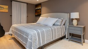 4 bedrooms, desk, iron/ironing board, free WiFi